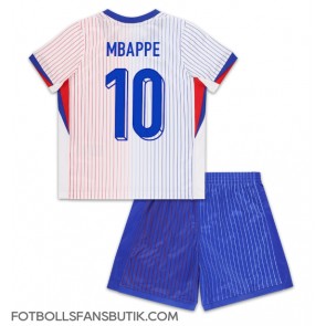 Frankrike Kylian Mbappe #10 Replika Bortatröja Barn EM 2024 Kortärmad (+ Korta byxor)